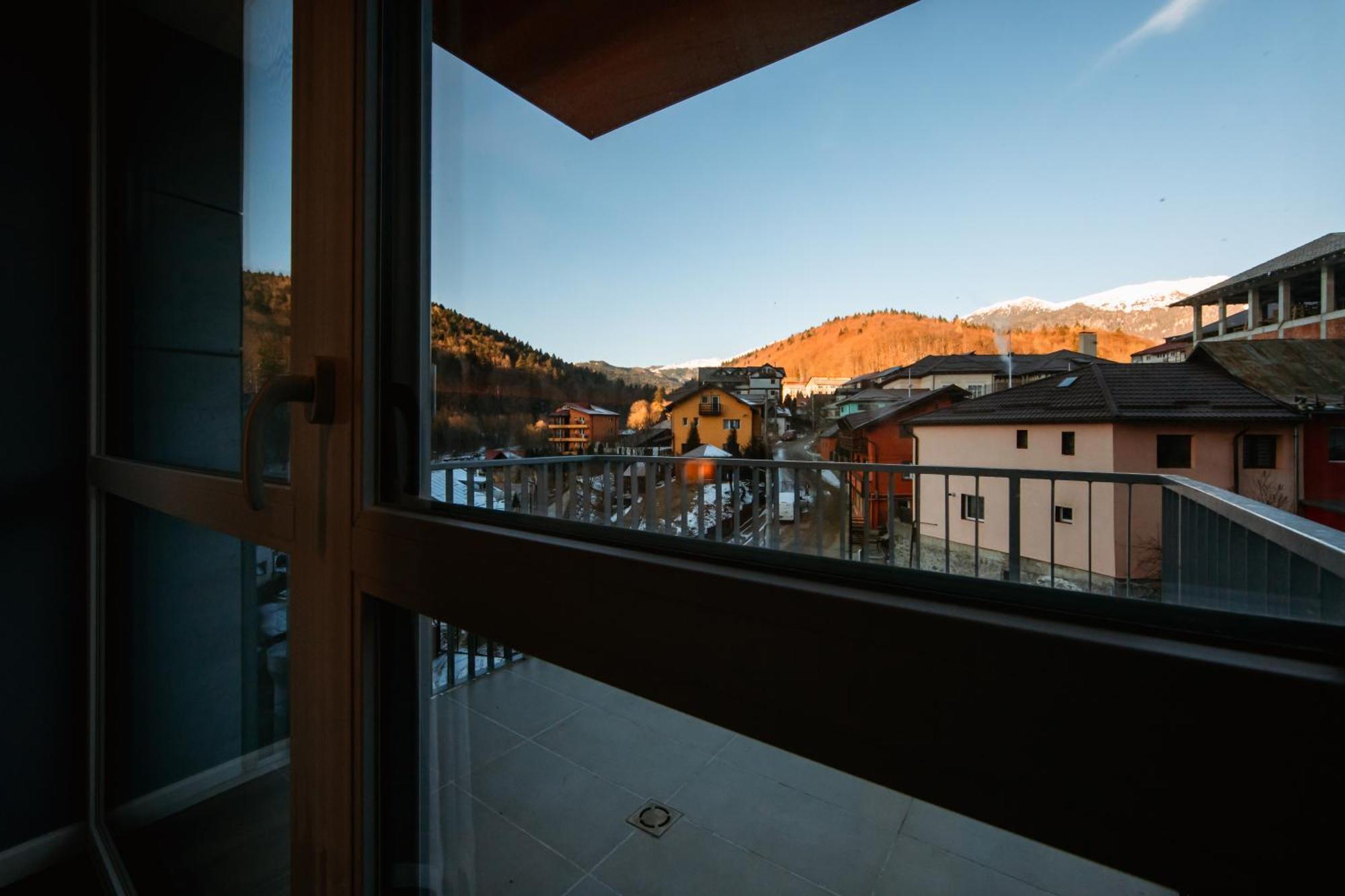 Blue Sky Studio Sinaia Exterior foto